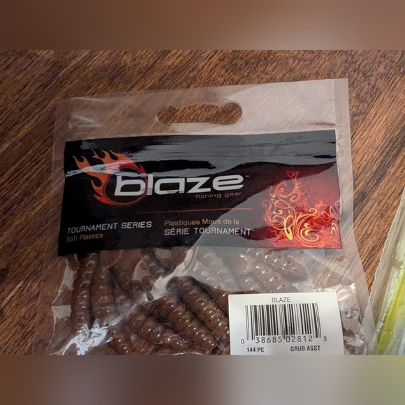 Fishing Tackle & Supplies Lot Floats Split Rings,Sinkers, Bell, Barrel Swivels + - Picture 11 of 13